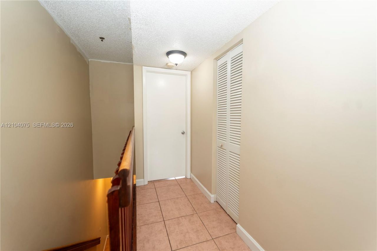 158 Riviera Cir , Unit 19-3, Weston, FL 33326 Photo