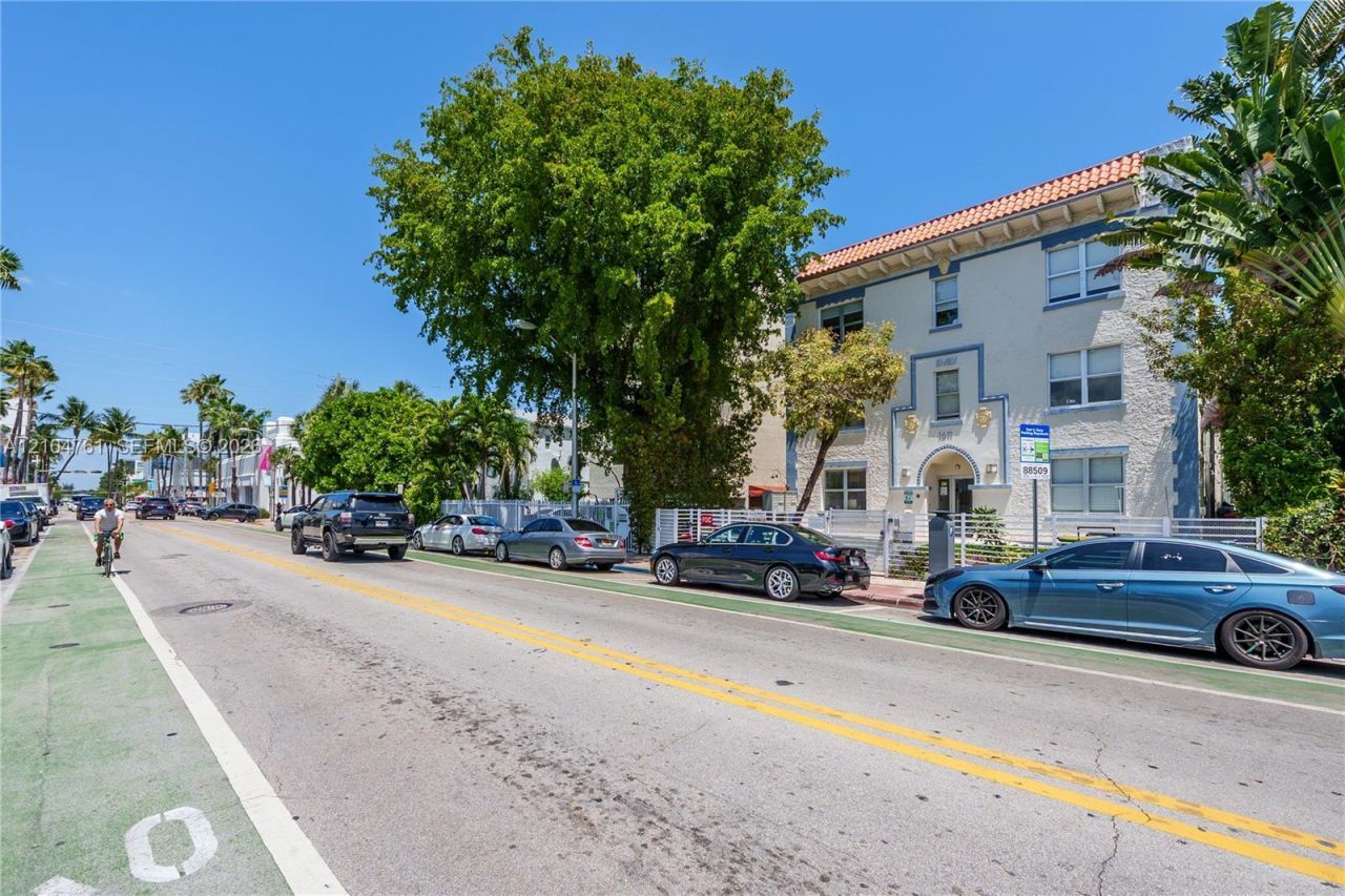1611 Meridian Ave , Unit 304, Miami Beach, FL 33139 Photo