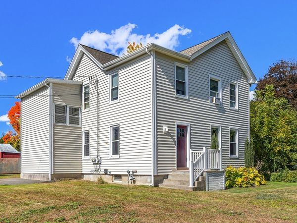 12 Chester St, Chicopee, MA 01013