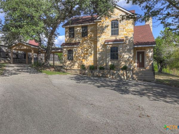 146 Creekview Drive , Canyon Lake, TX 78133