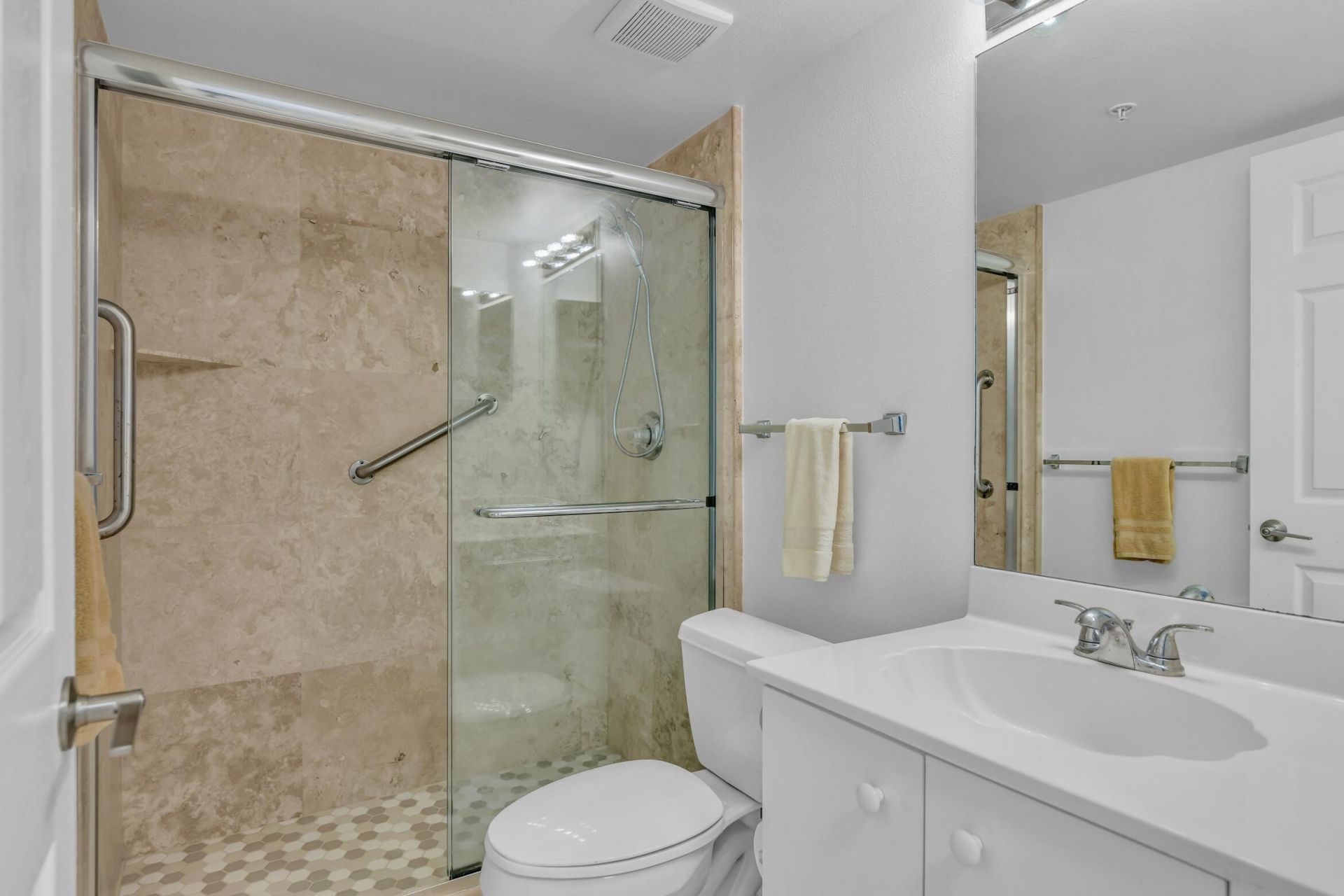 2880 NE 14th St Causeway, Unit 213, Pompano Beach, FL 33062 Photo