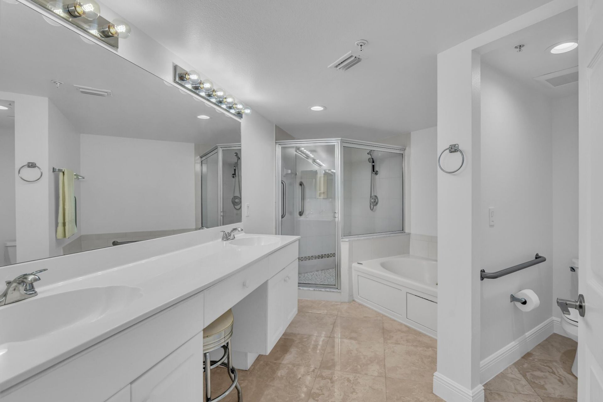 2880 NE 14th St Causeway, Unit 213, Pompano Beach, FL 33062 Photo