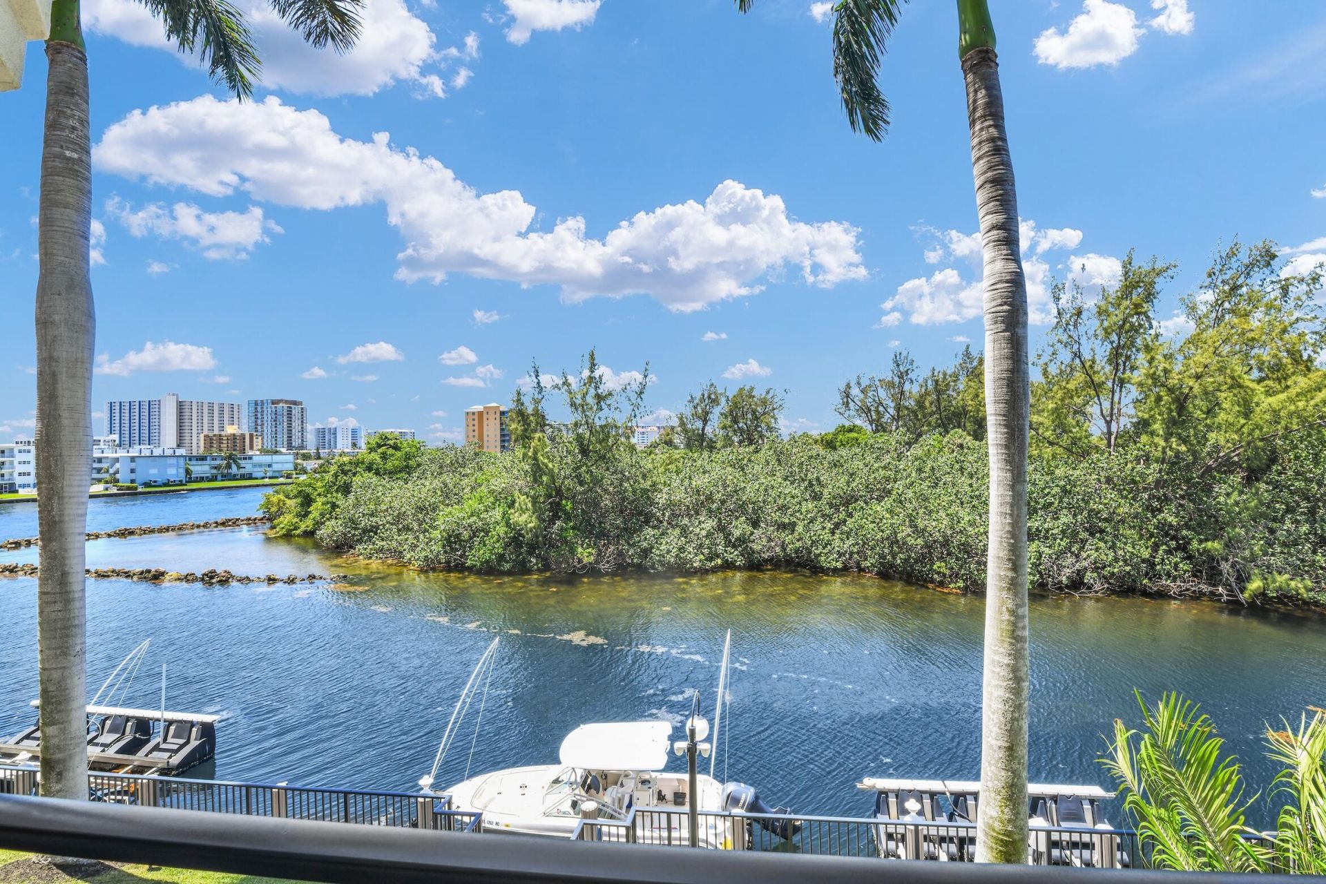 2880 NE 14th St Causeway, Unit 213, Pompano Beach, FL 33062 Photo