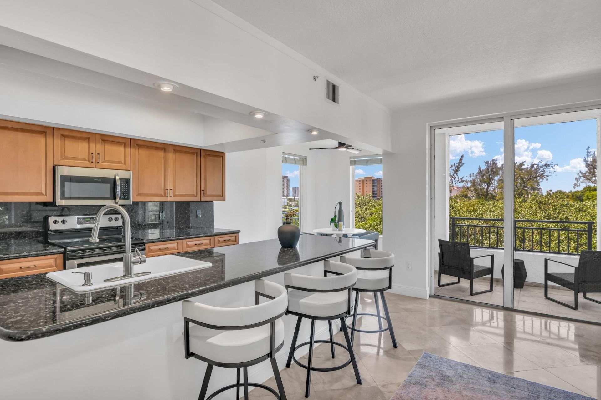 2880 NE 14th St Causeway, Unit 213, Pompano Beach, FL 33062 Photo