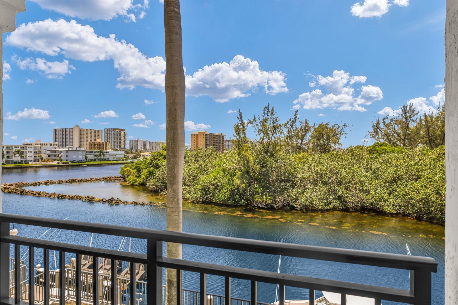 2880 NE 14th St Causeway, Unit 213, Pompano Beach, FL 33062 Photo
