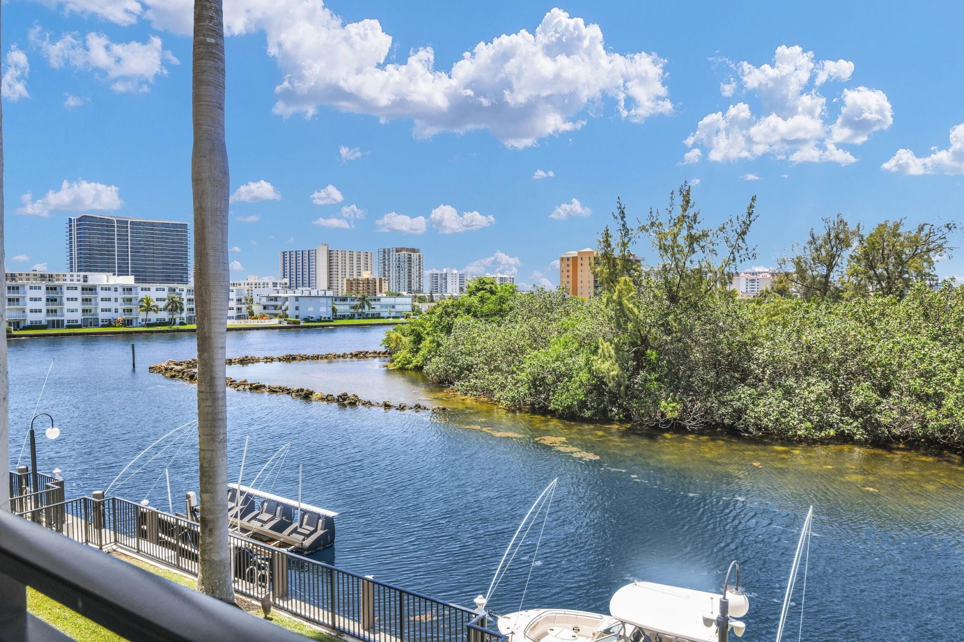 2880 NE 14th St Causeway, Unit 213, Pompano Beach, FL 33062 Photo