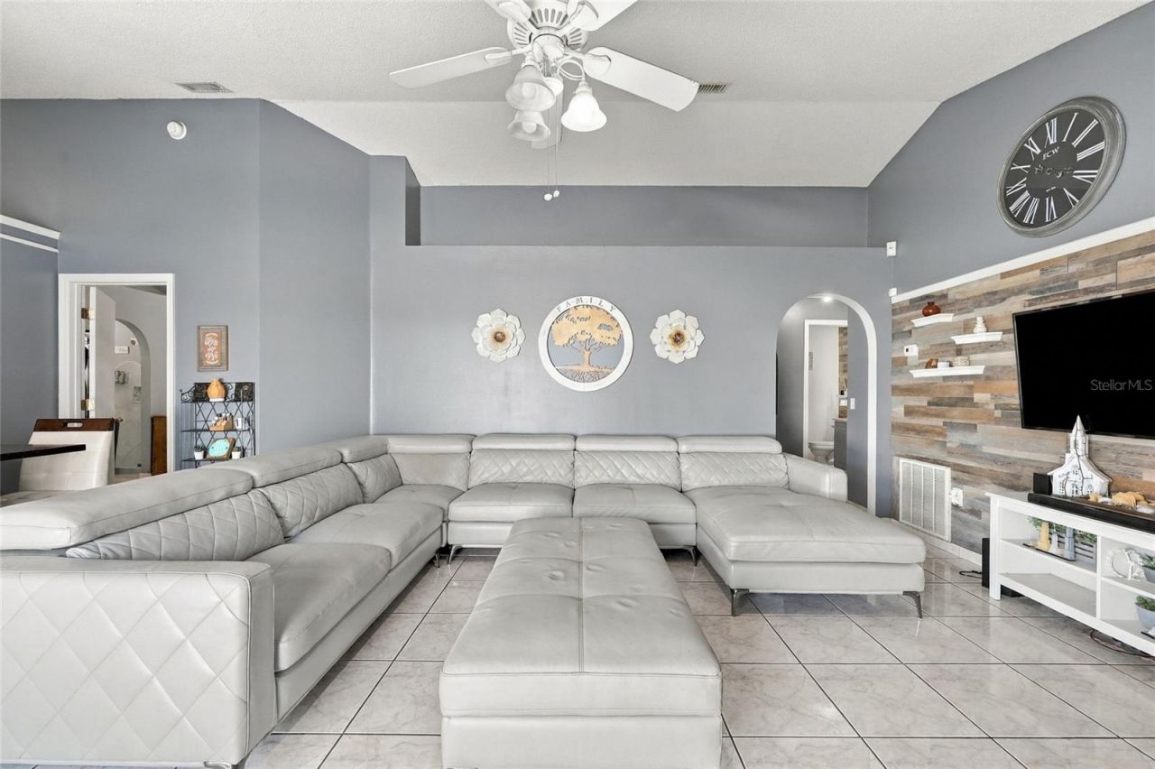 10521 Rocking A Run, Orlando, FL 32825 Photo