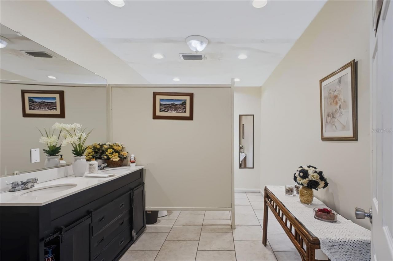 6600 Hoffner Avenue, Orlando, FL 32822 Photo
