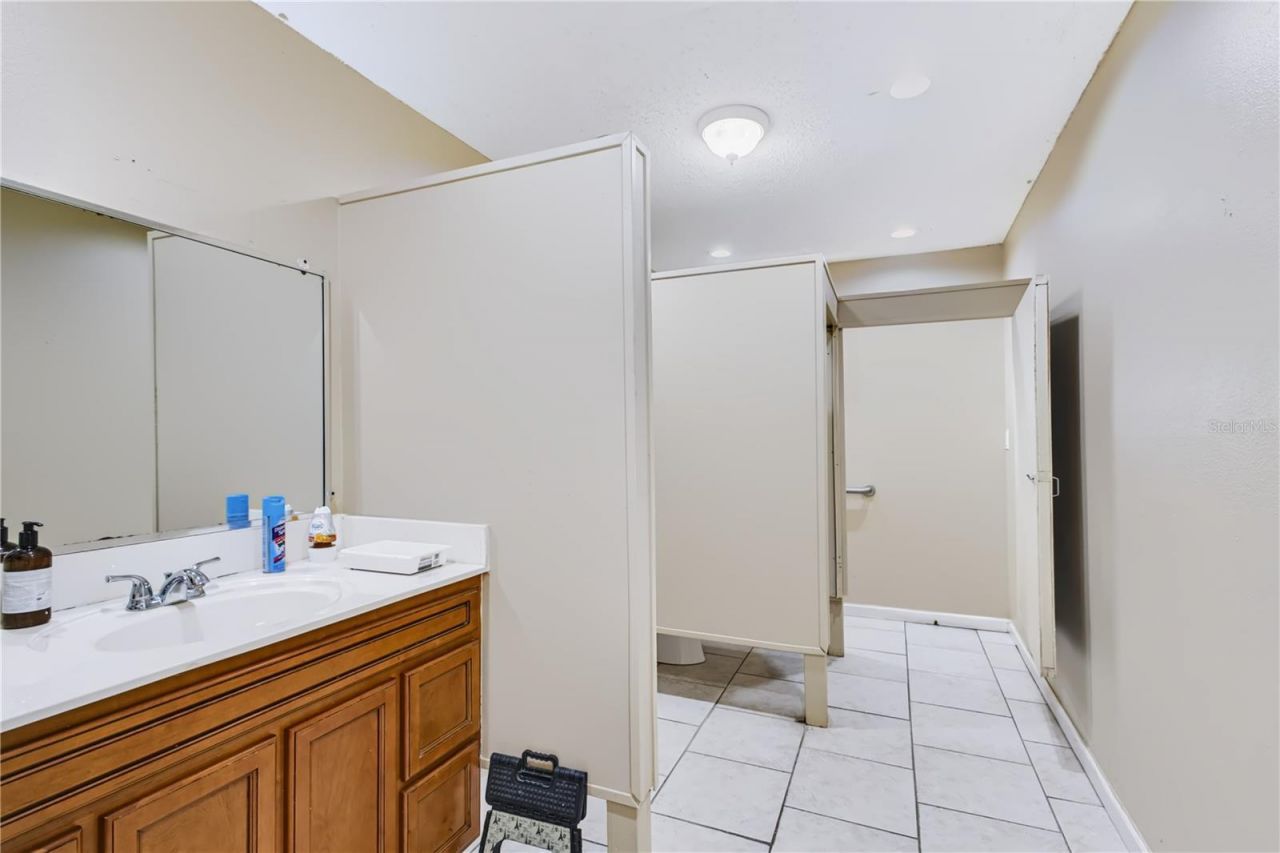 6600 Hoffner Avenue, Orlando, FL 32822 Photo