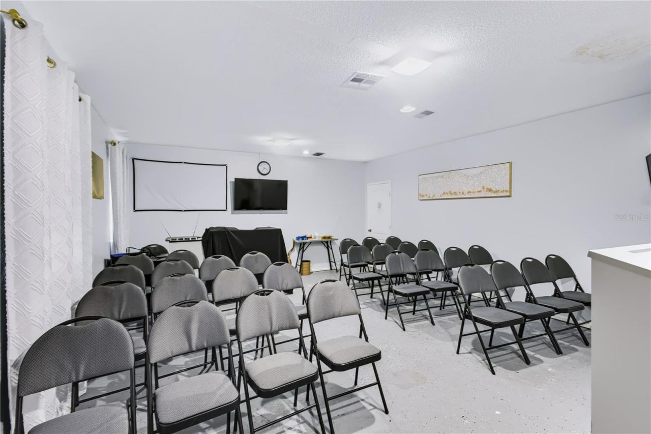 6600 Hoffner Avenue, Orlando, FL 32822 Photo