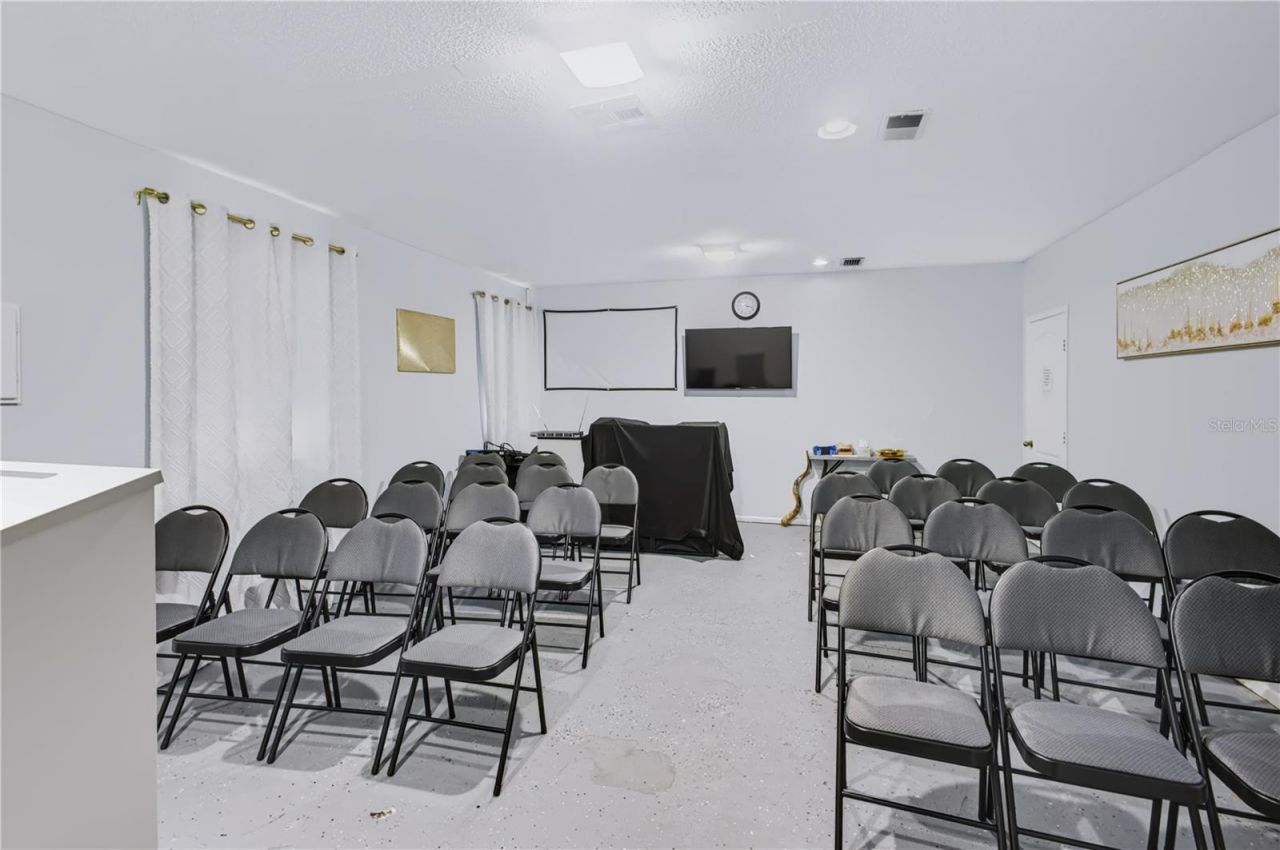 6600 Hoffner Avenue, Orlando, FL 32822 Photo