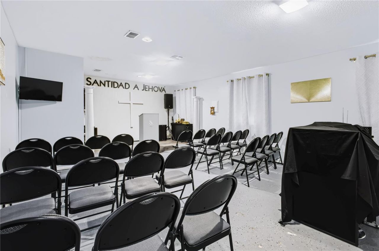 6600 Hoffner Avenue, Orlando, FL 32822 Photo