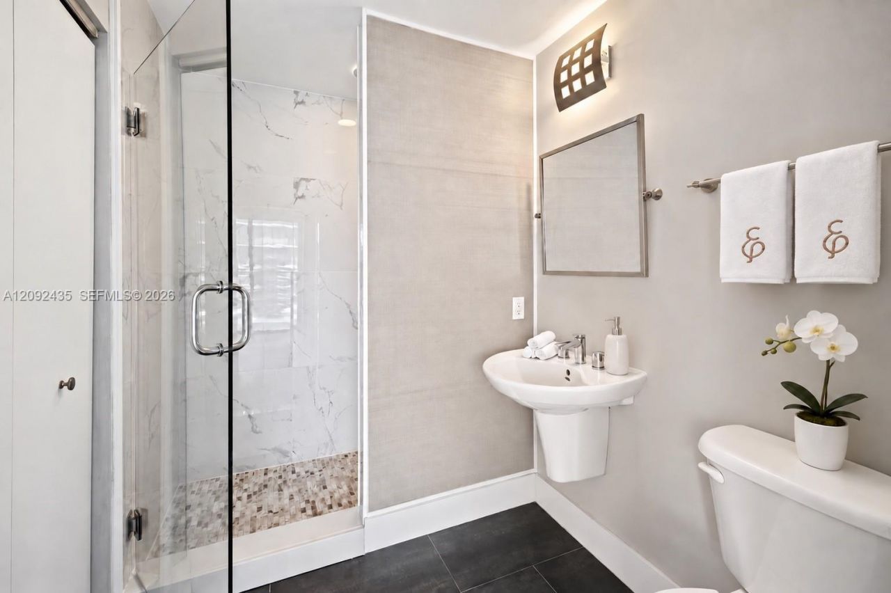 60 SW 13th St , Unit 4002, Miami, FL 33130 Photo