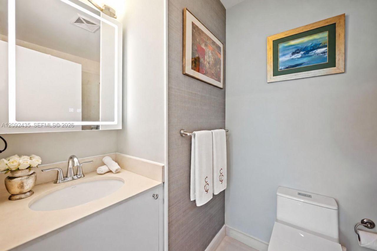 60 SW 13th St , Unit 4002, Miami, FL 33130 Photo