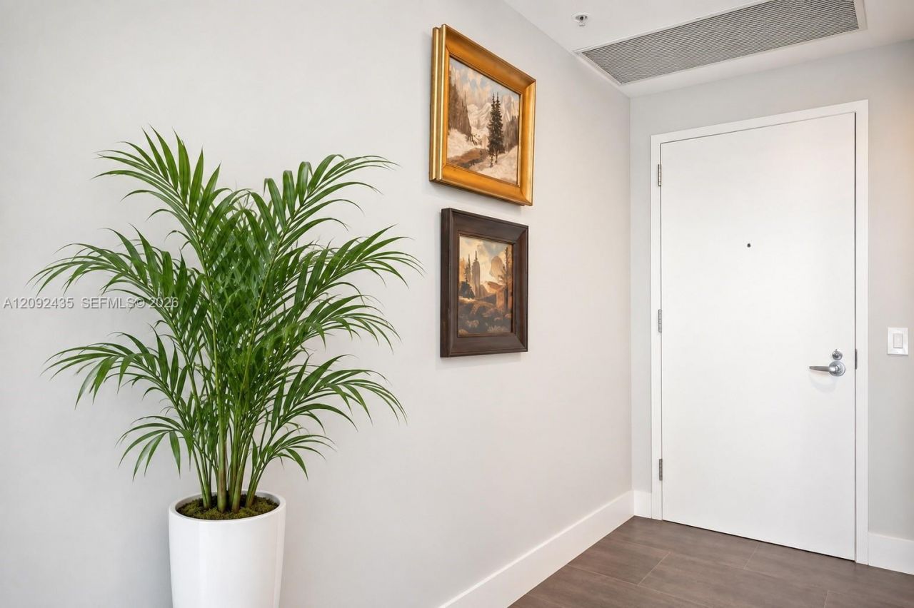 60 SW 13th St , Unit 4002, Miami, FL 33130 Photo
