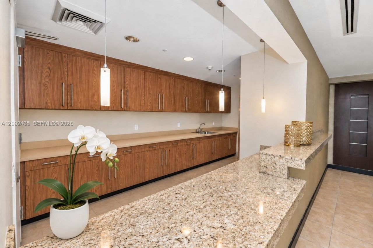 60 SW 13th St , Unit 4002, Miami, FL 33130 Photo