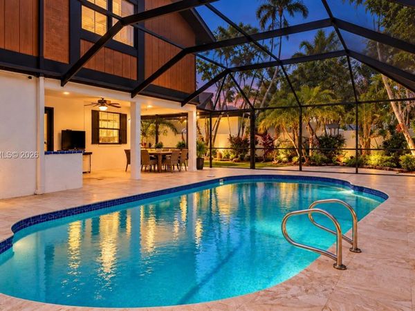 1671 E Sandpiper Cir , Pembroke Pines, FL 33026