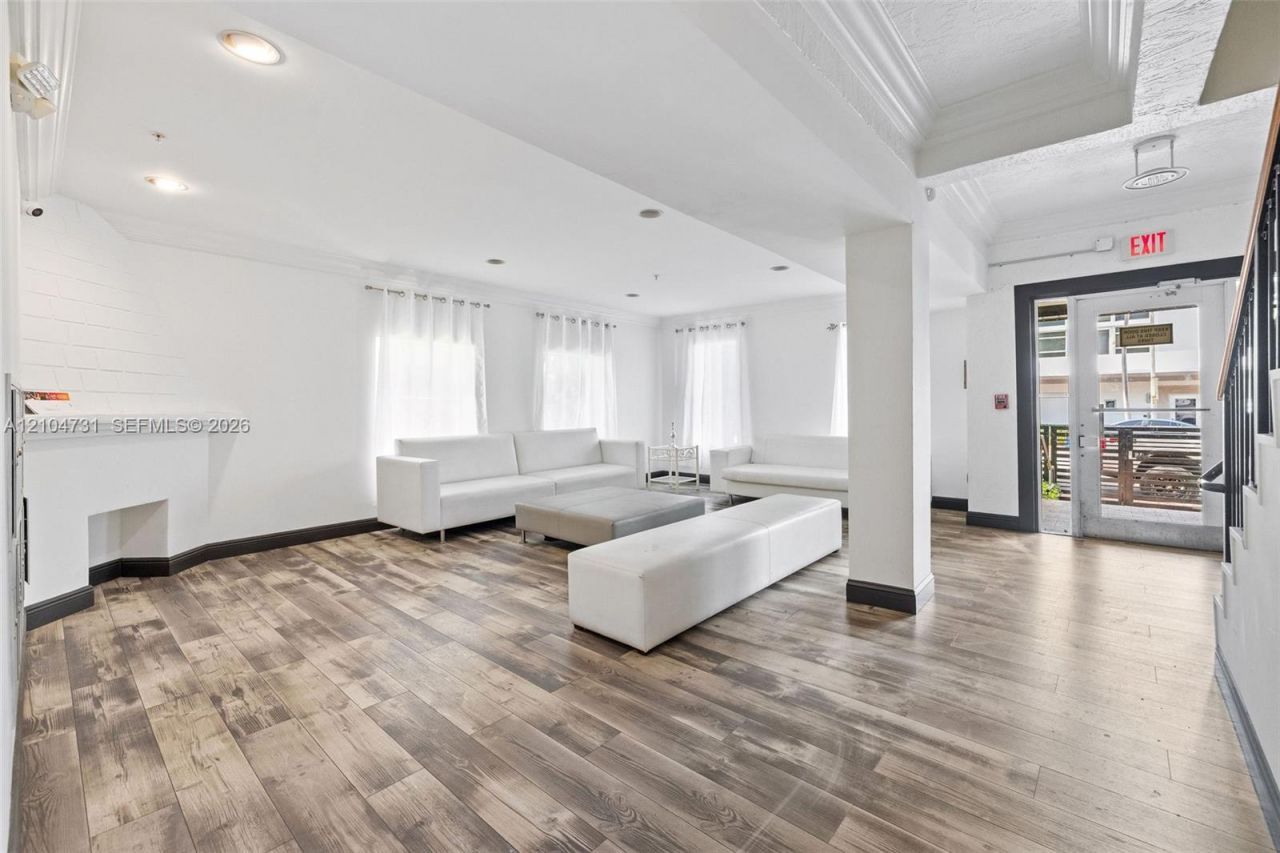 1521 Lenox Ave , Unit 206, Miami Beach, FL 33139 Photo