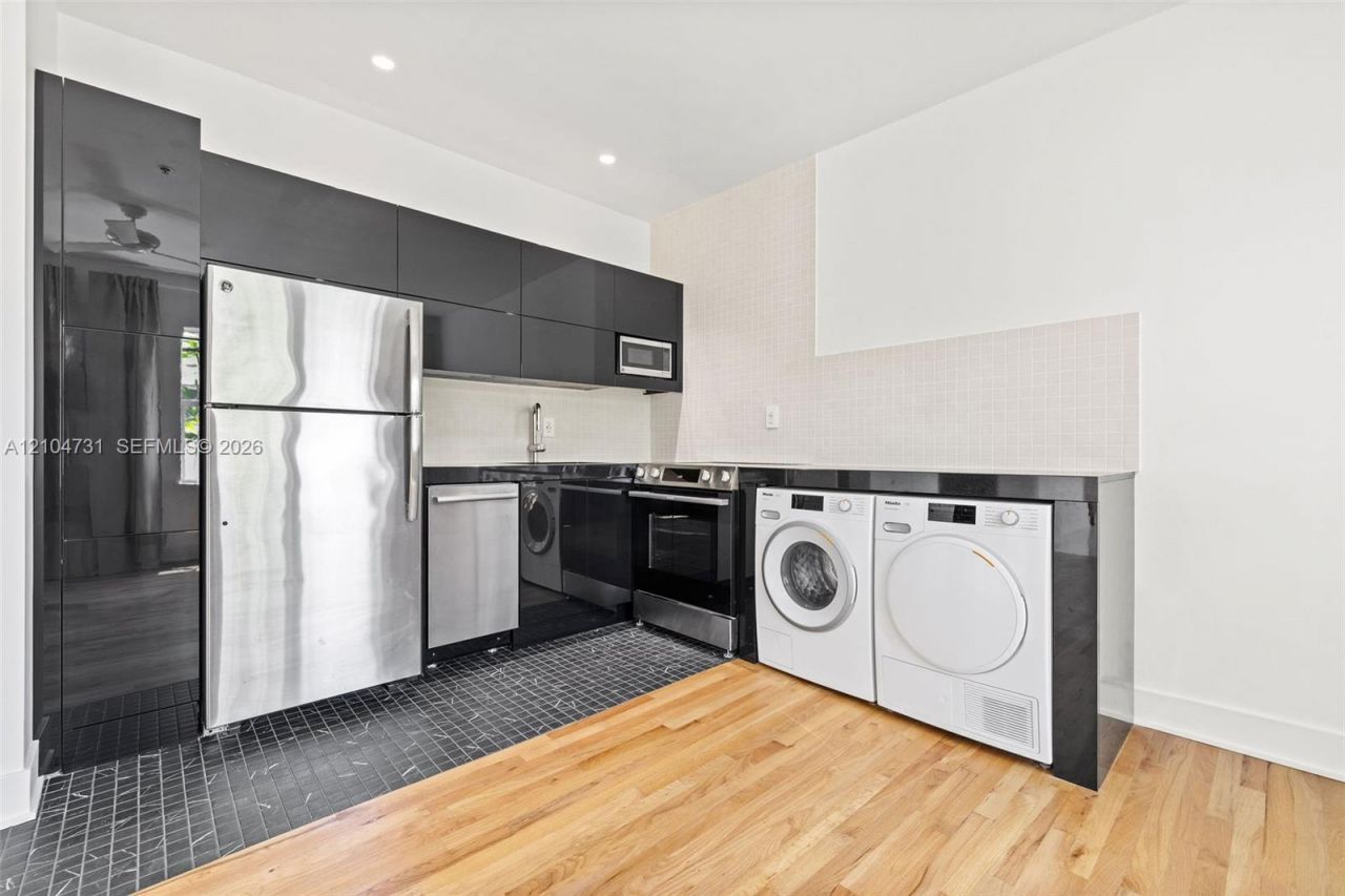1521 Lenox Ave , Unit 206, Miami Beach, FL 33139 Photo