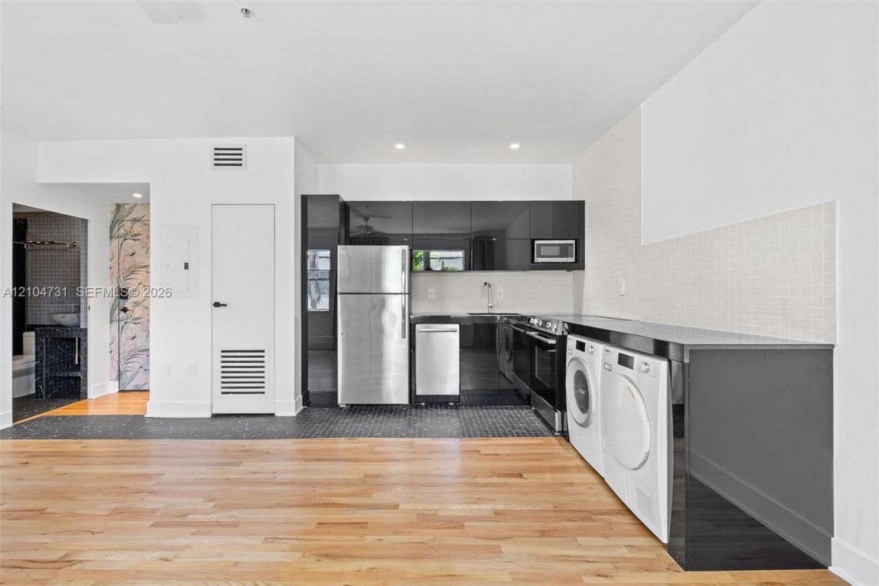 1521 Lenox Ave , Unit 206, Miami Beach, FL 33139 Photo