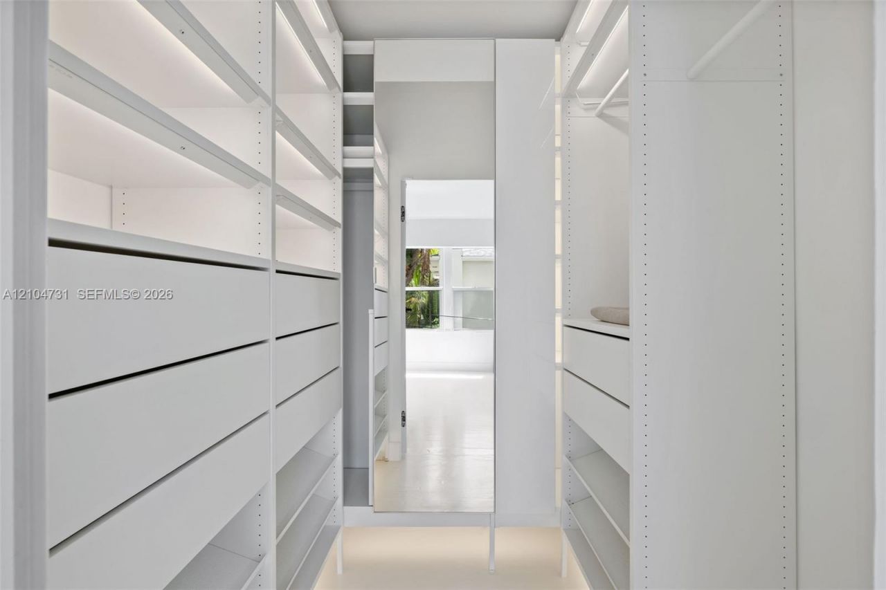 1521 Lenox Ave , Unit 206, Miami Beach, FL 33139 Photo