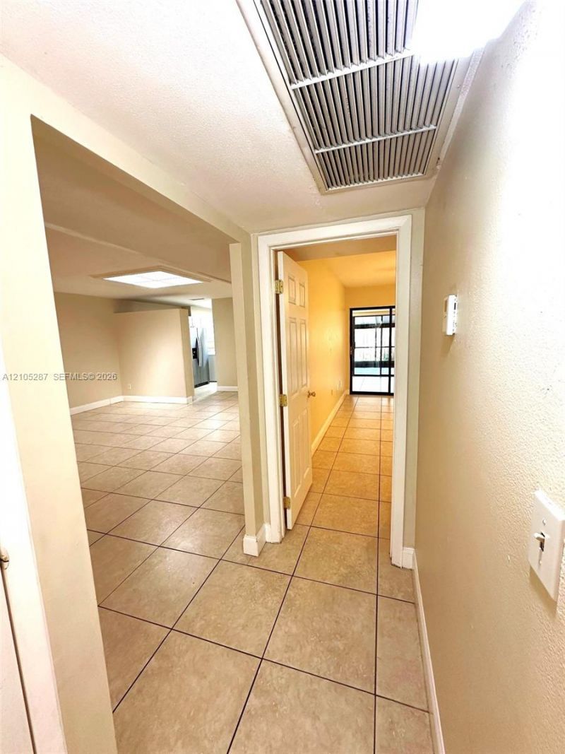 6731 Kingsmoor Way, Unit 6731, Miami Lakes, FL 33014 Photo