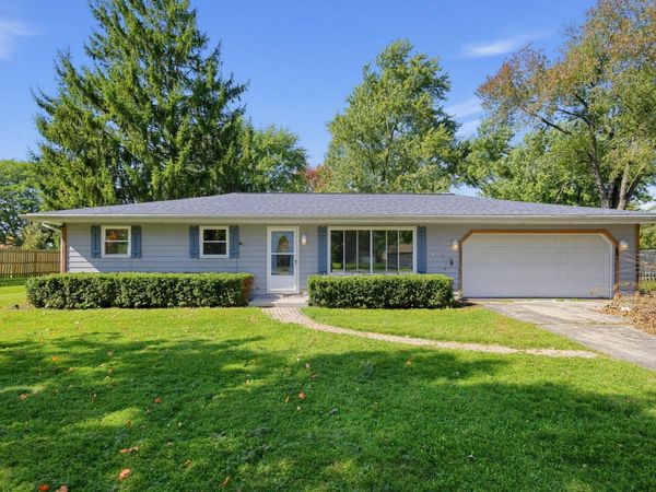 1222 S Meadowlark Ln, Elkhorn, WI 53121