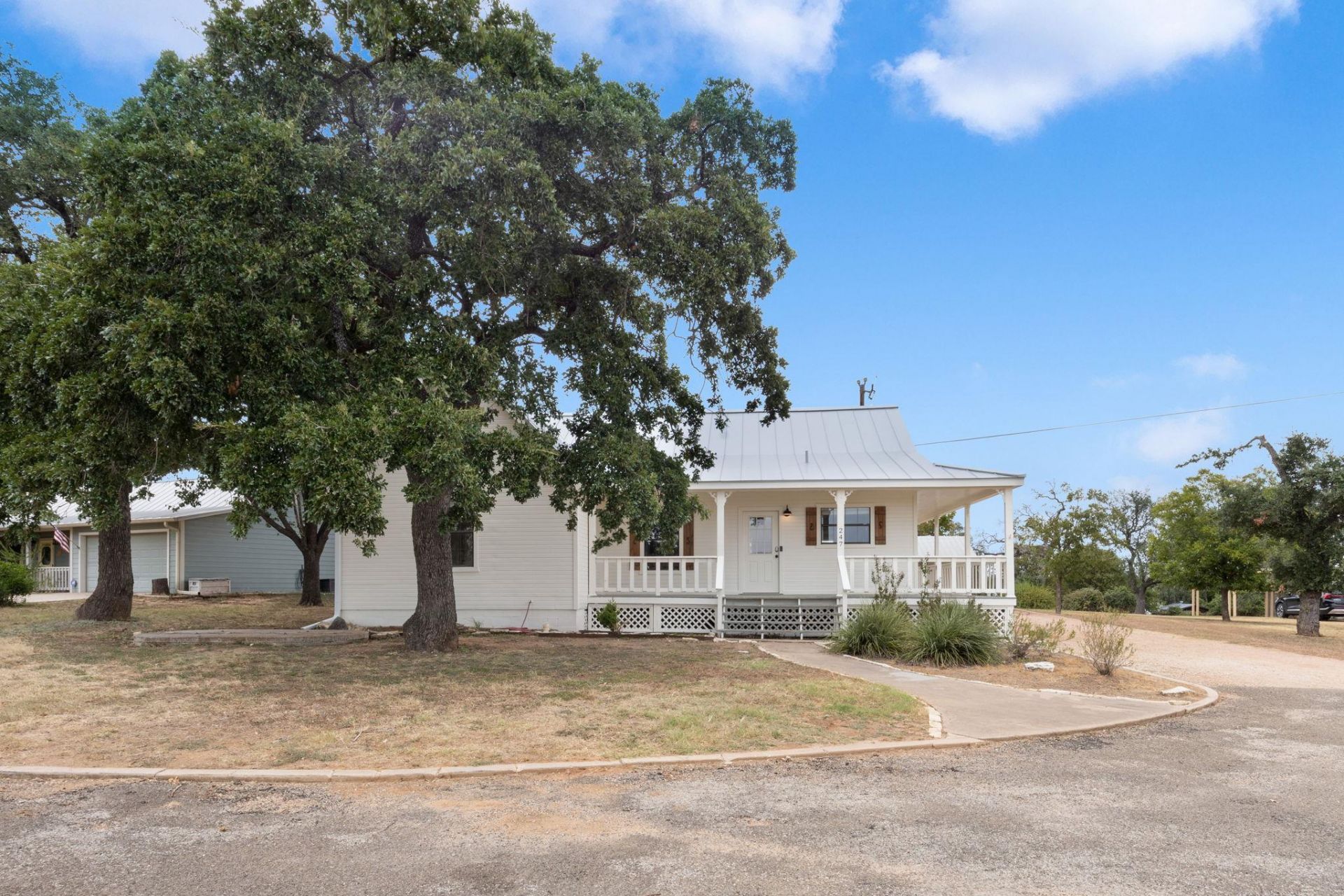 247 Sunday Cir, Fredericksburg, TX 78624 Main Photo