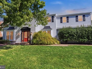 121 BROOK DRIVE, HOLLAND, PA 18966
