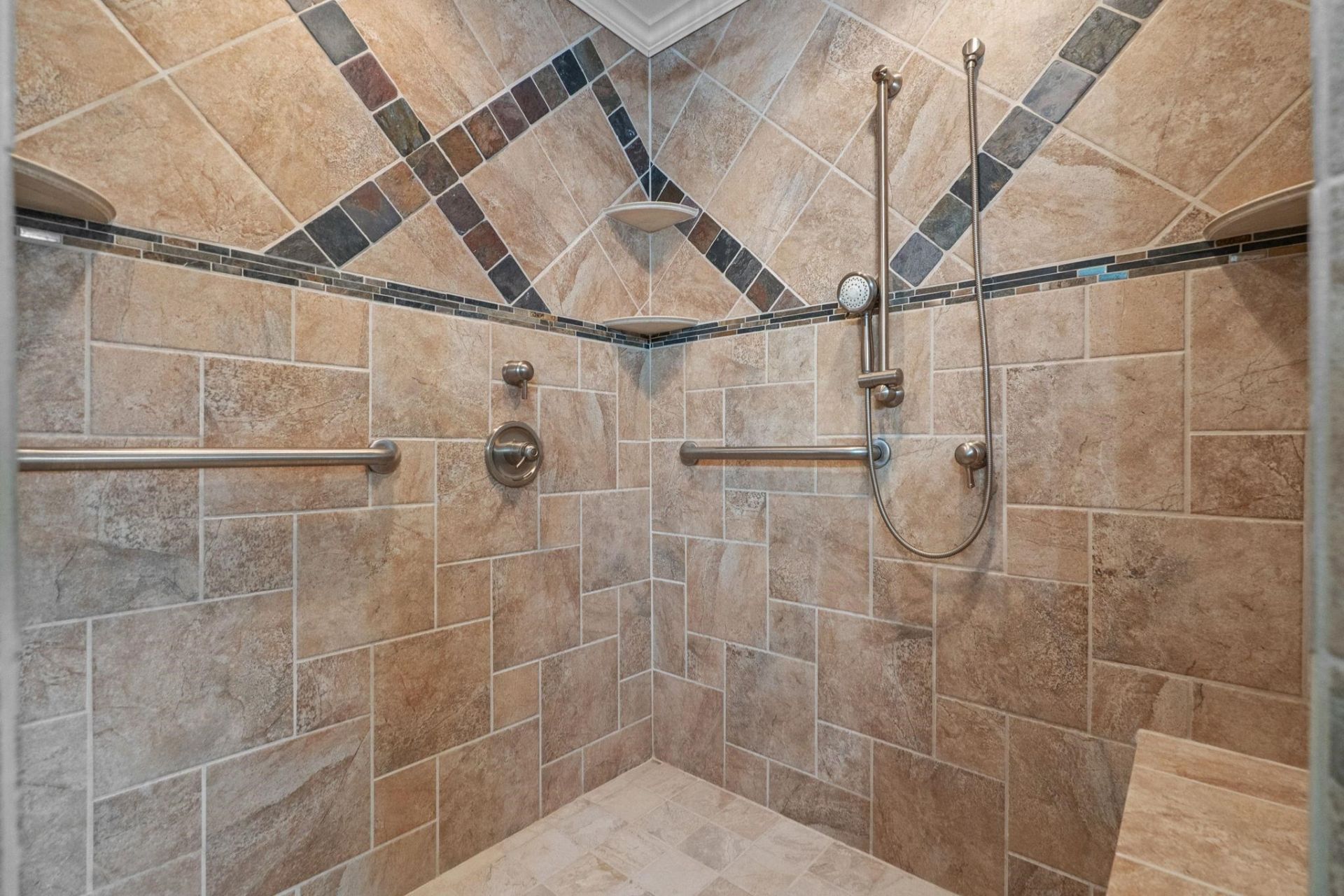 4425 Eastport Blvd.  Photo 24