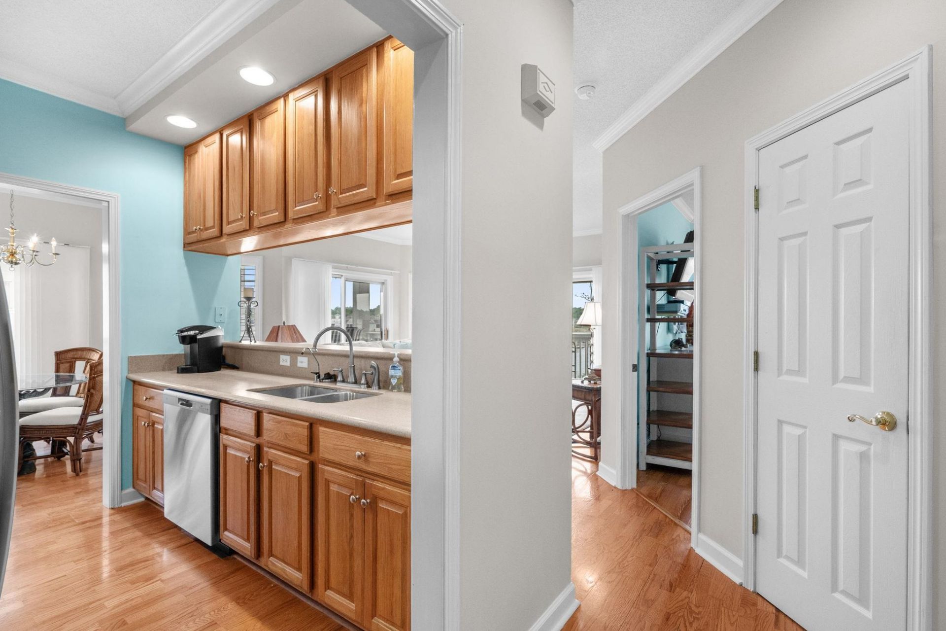 4425 Eastport Blvd.  Photo 4