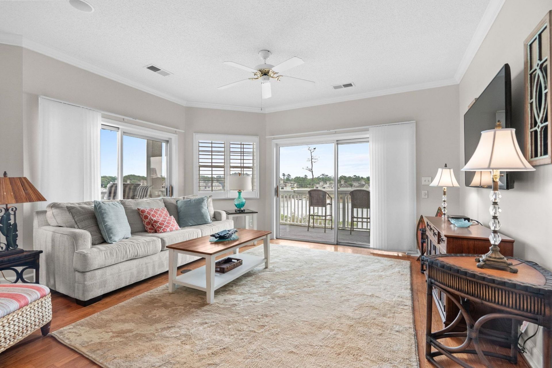 4425 Eastport Blvd.  Photo 6