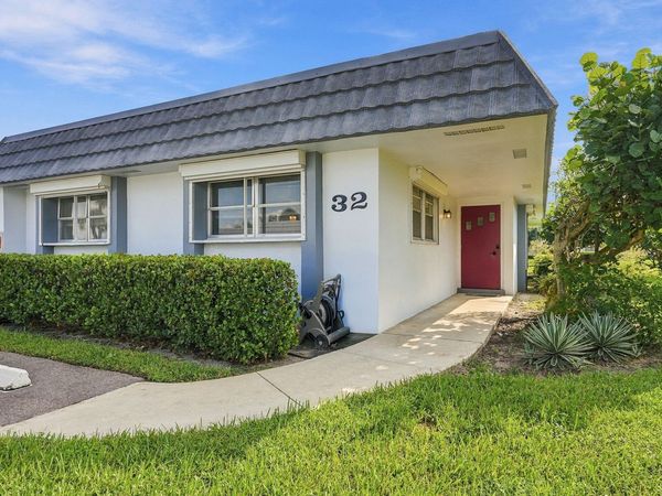 2886 FERNLEY Drive E, Unit 32, West Palm Beach, FL 33415