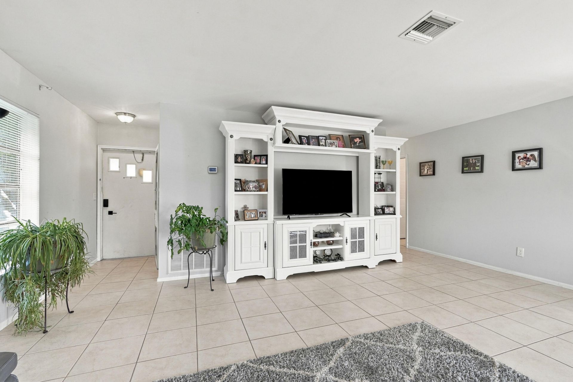 2886 Fernley Drive E, Unit 32, West Palm Beach, FL 33415 Photo