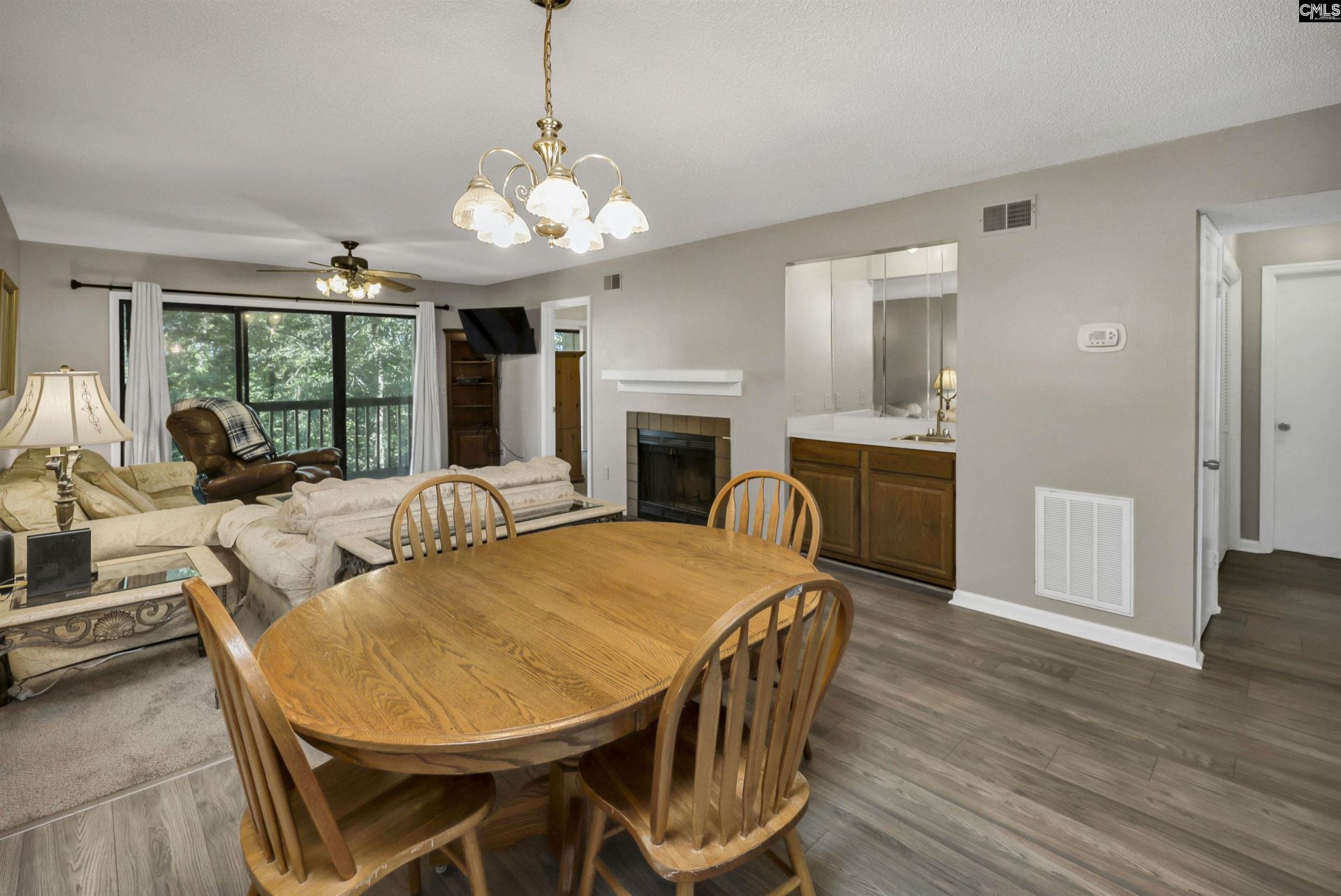 422 Edgewater Lane Photo 10