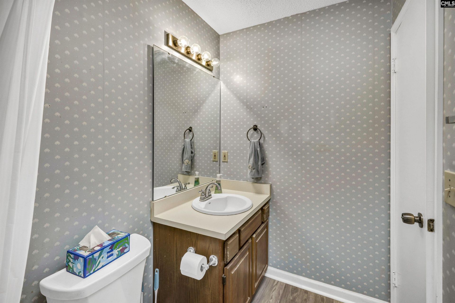 422 Edgewater Lane Photo 16