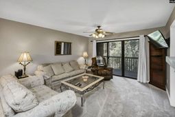 422 Edgewater Lane photo 4