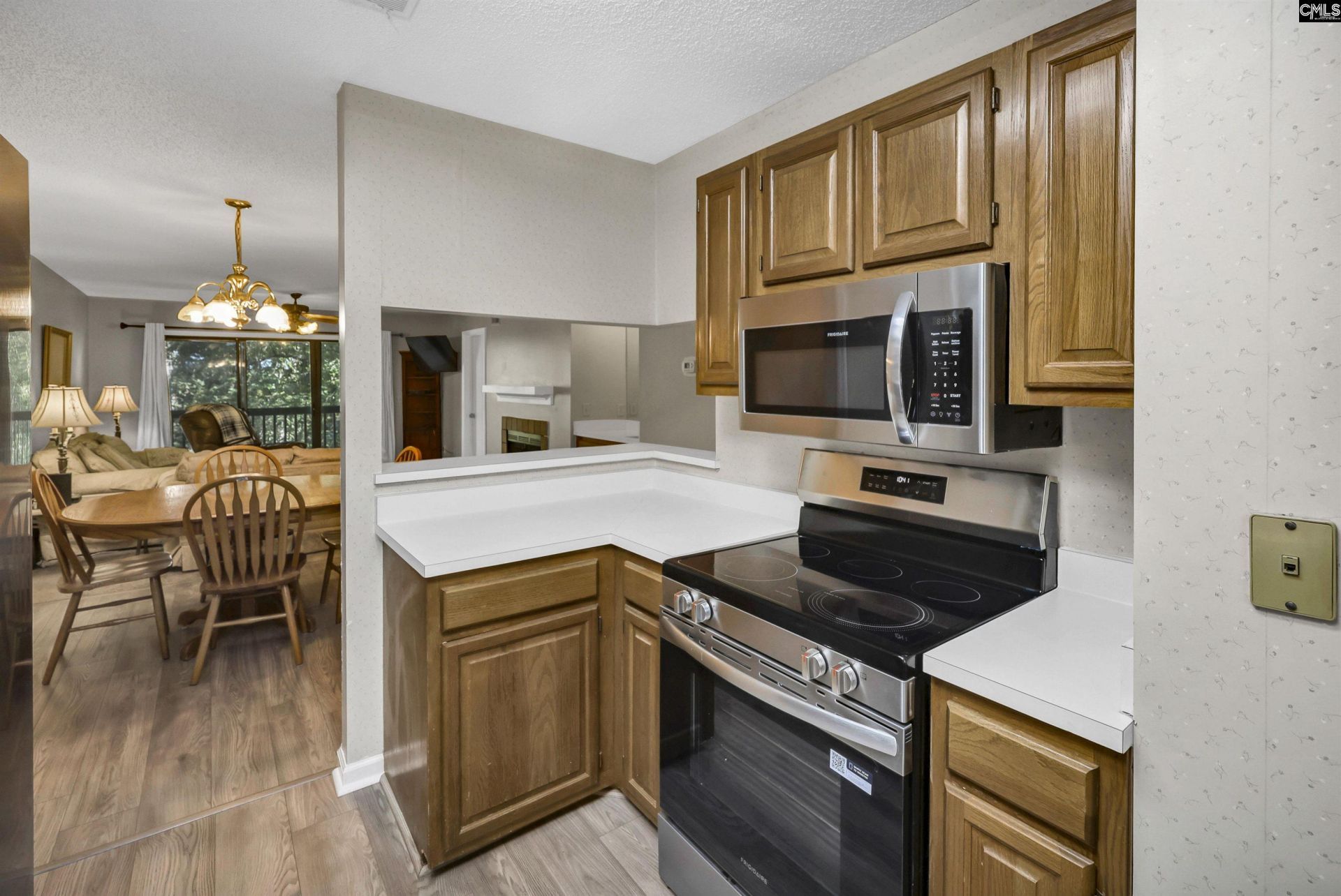 422 Edgewater Lane Photo 6
