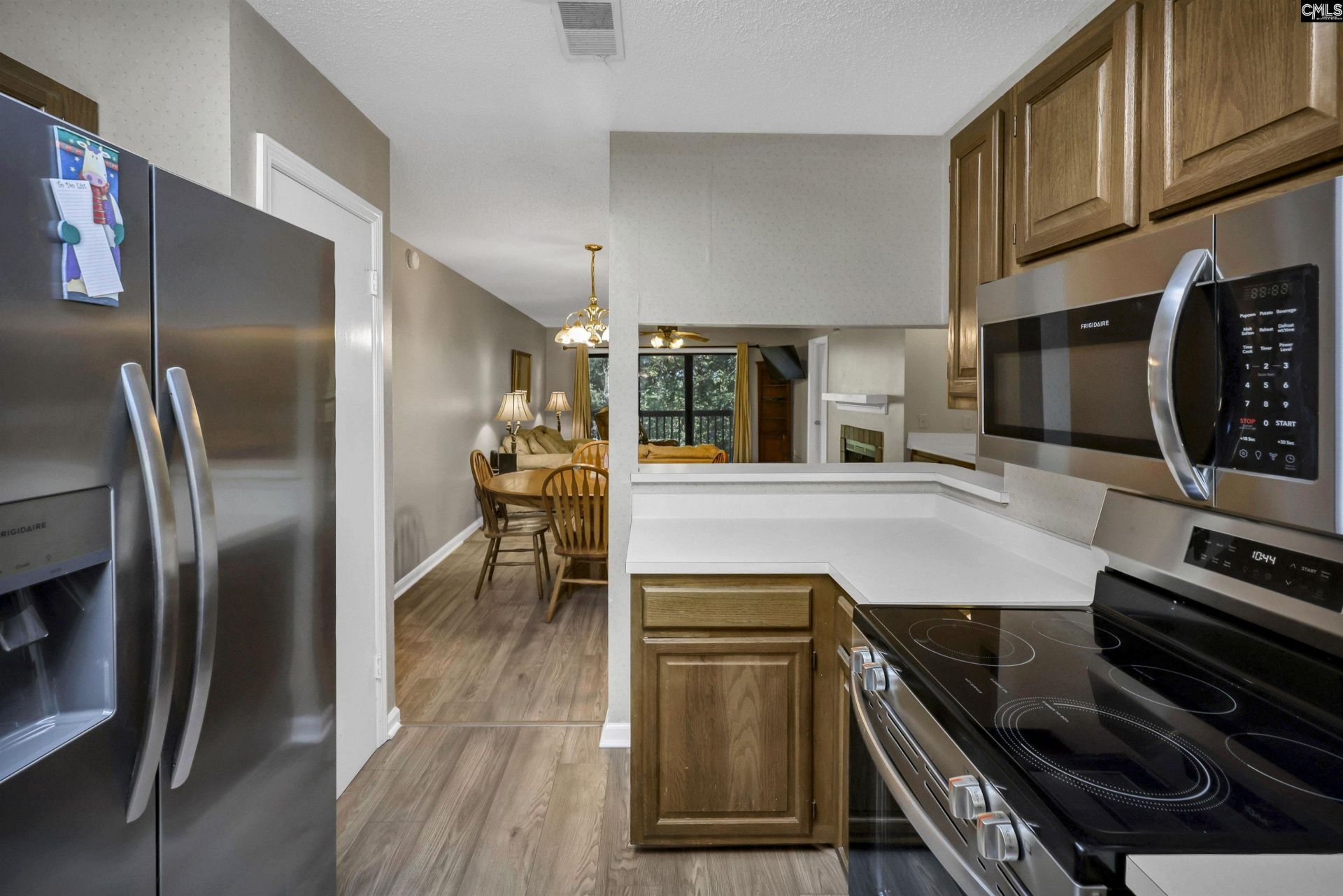 422 Edgewater Lane Photo 8