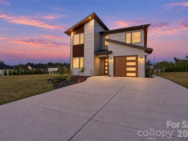 79 Scott Meadows Drive, Asheville, NC 28806