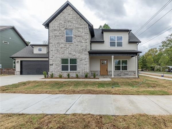 325 W Pear Street, Fayetteville, AR 72703