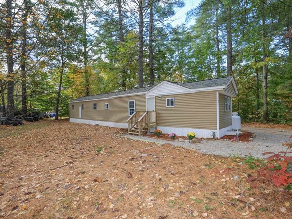 8 Hubbard Road, Deering, NH 03244