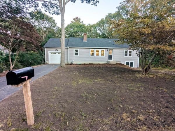 562 Mariner Cir, Barnstable, MA 02635