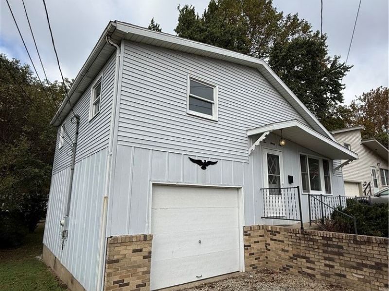 1031 Grant Avenue NW, New Philadelphia, OH 44663 Photo 2