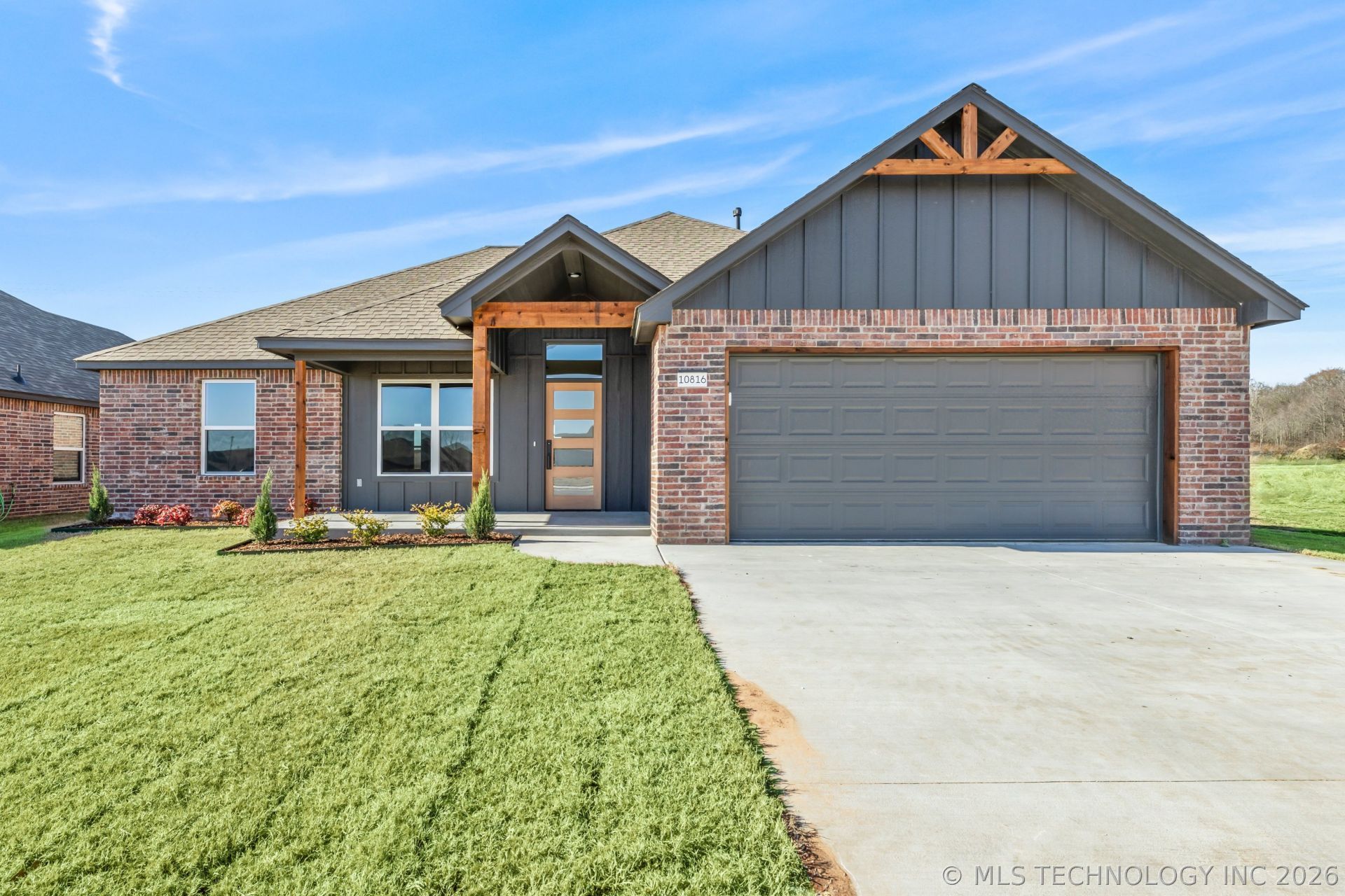 10866 S 279th East Avenue, Coweta, OK 74429 Main Photo