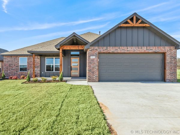 10866 S 279th East Avenue, Coweta, OK 74429