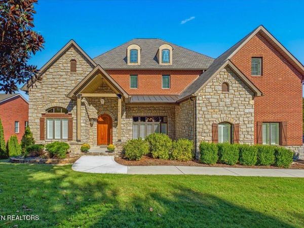 725 Riverchase Rd, Lenoir City, TN 37772