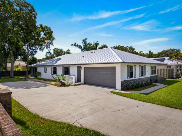 2801 21ST Lane, Vero Beach, FL 32960