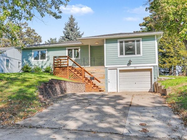 316 Lincoln Street, Pella, IA 50219