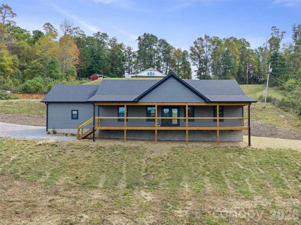 110 Shangrila Trail , Spruce Pine, NC 28777